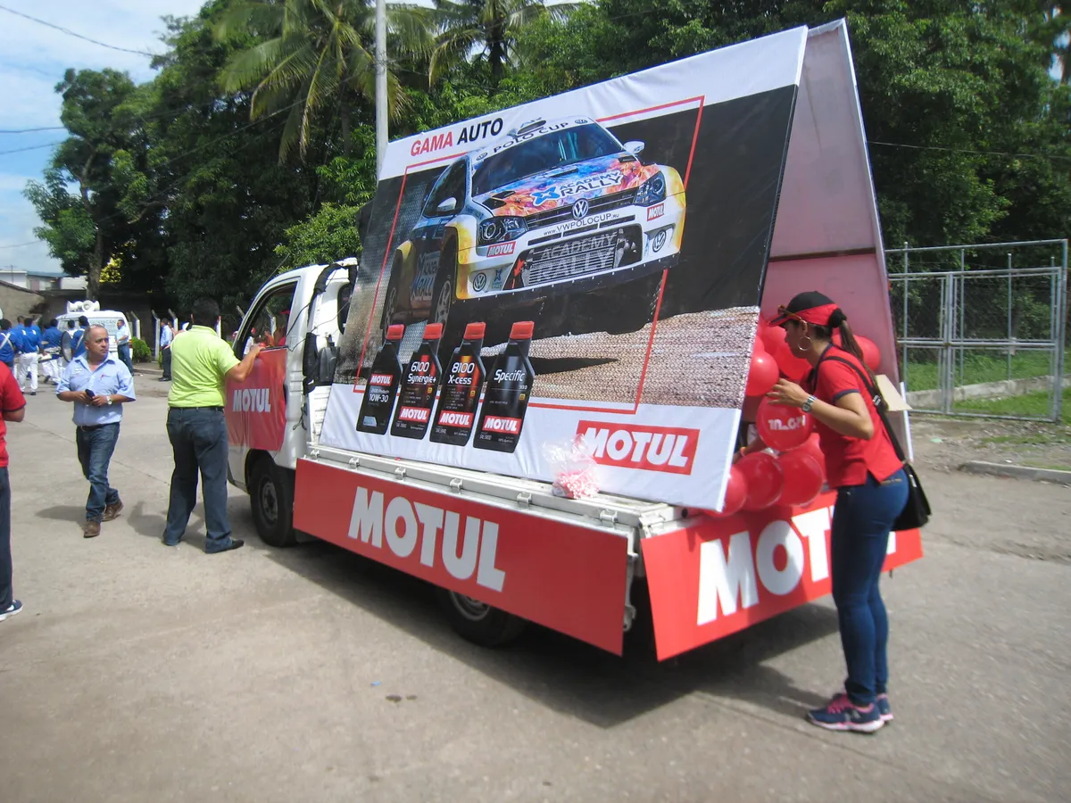 Activación de marca Motul en ferias automotrices Guatemala